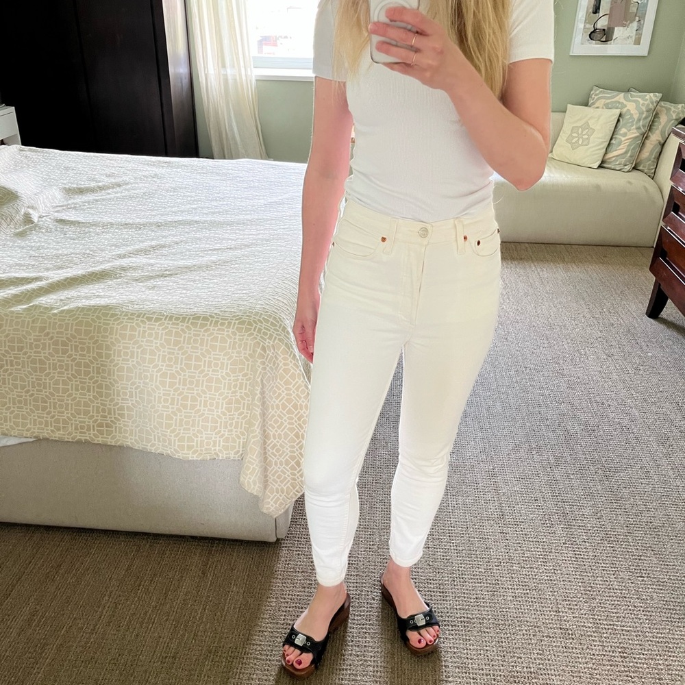 Re/Done 90s High Rise Ankle Crop Jeans in cream, size 27